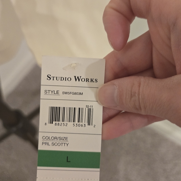 Studio Works turtle neck size large - Picture 4 of 5